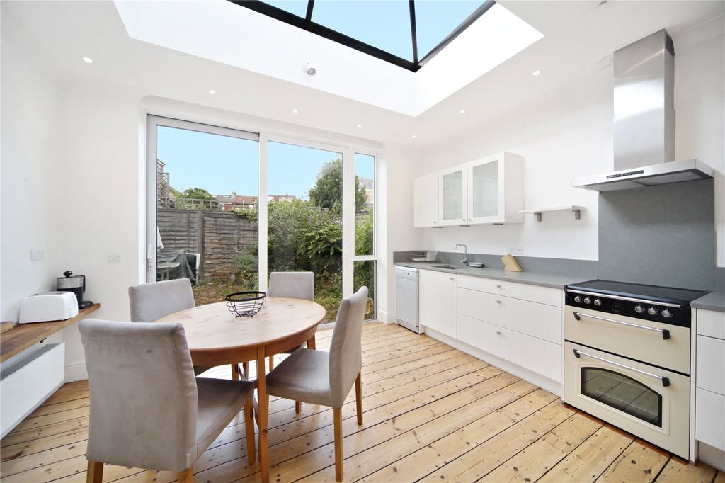 Property photo 1 of 12 Picture No. 08