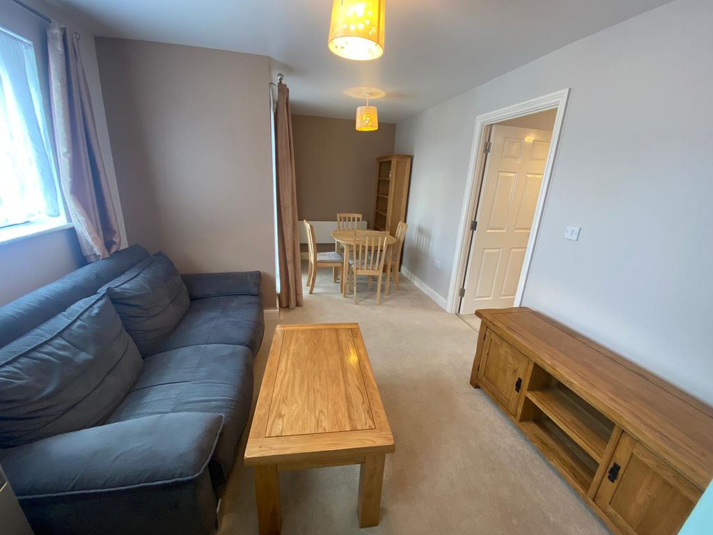 Property photo 3 of 8