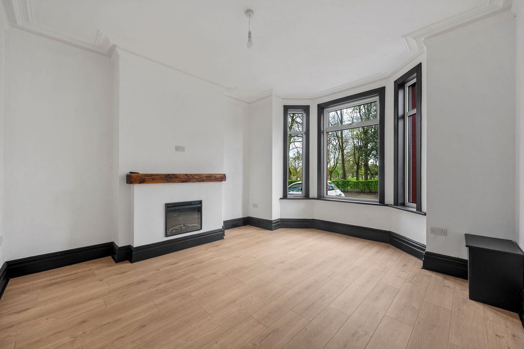 Property photo 2 of 37