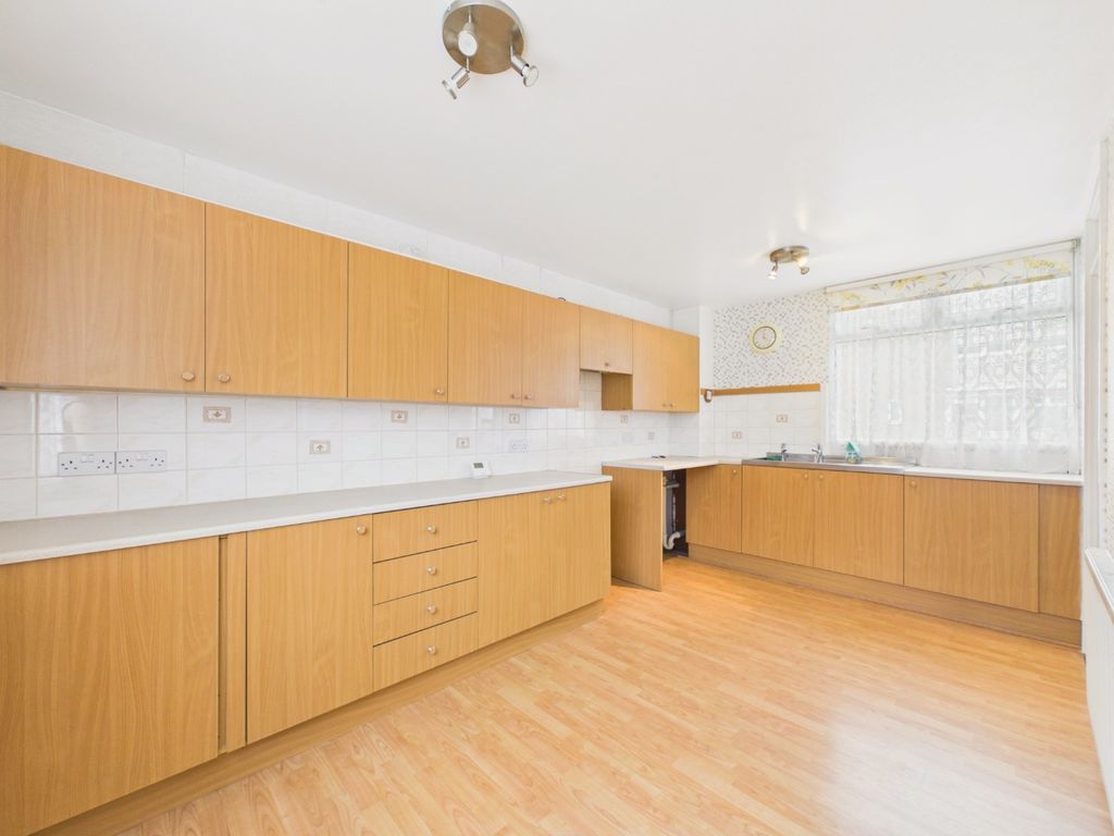 Property photo 2 of 14 4816673