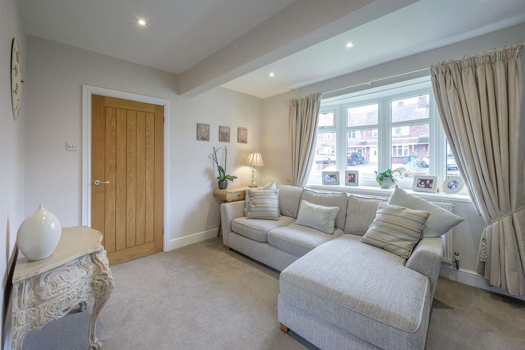 Property photo 3 of 21