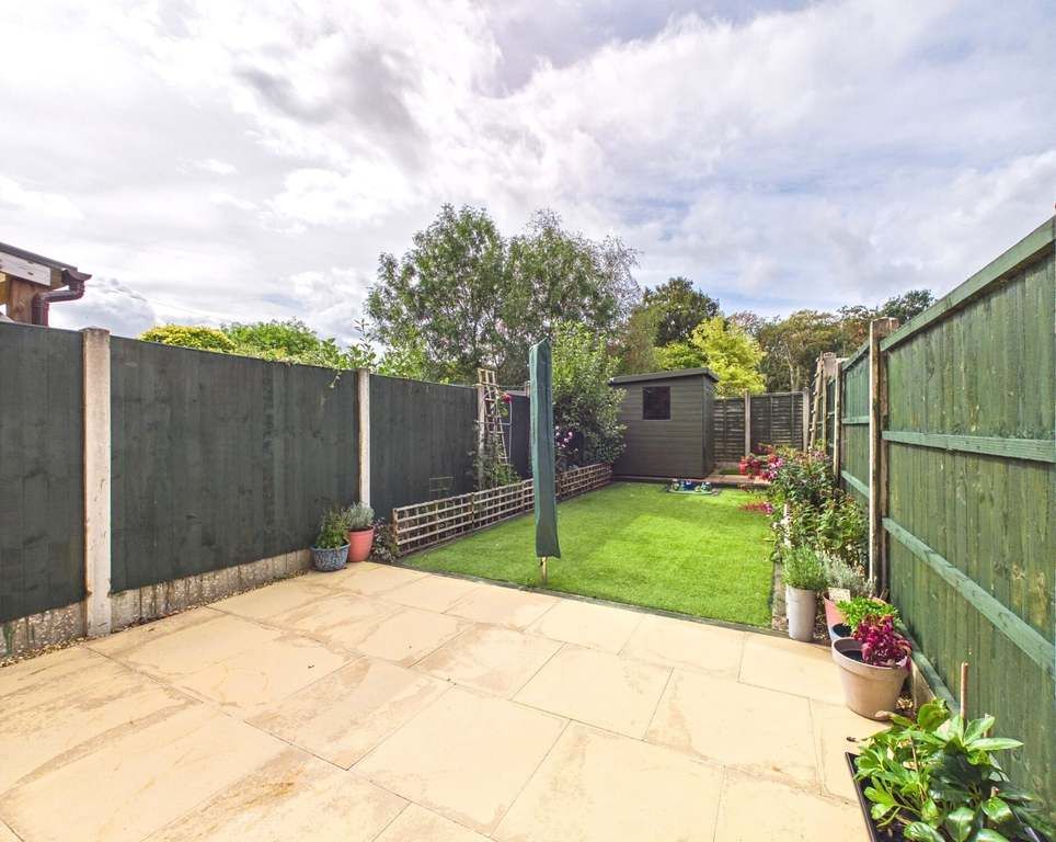 Property photo 2 of 16 Garden