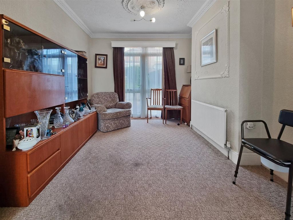Property photo 3 of 13 78762.Jpg