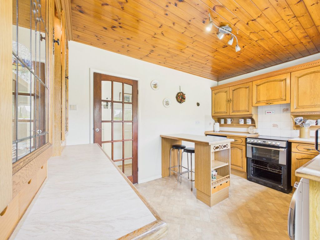 Property photo 3 of 12 5212818