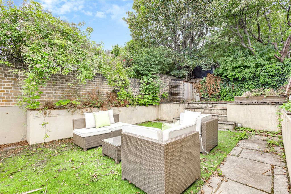 Property photo 2 of 10