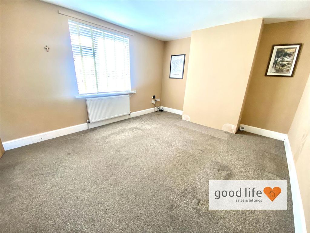 Property photo 2 of 14 20260430_110419868_Ios4Westheathavenue.Jpg