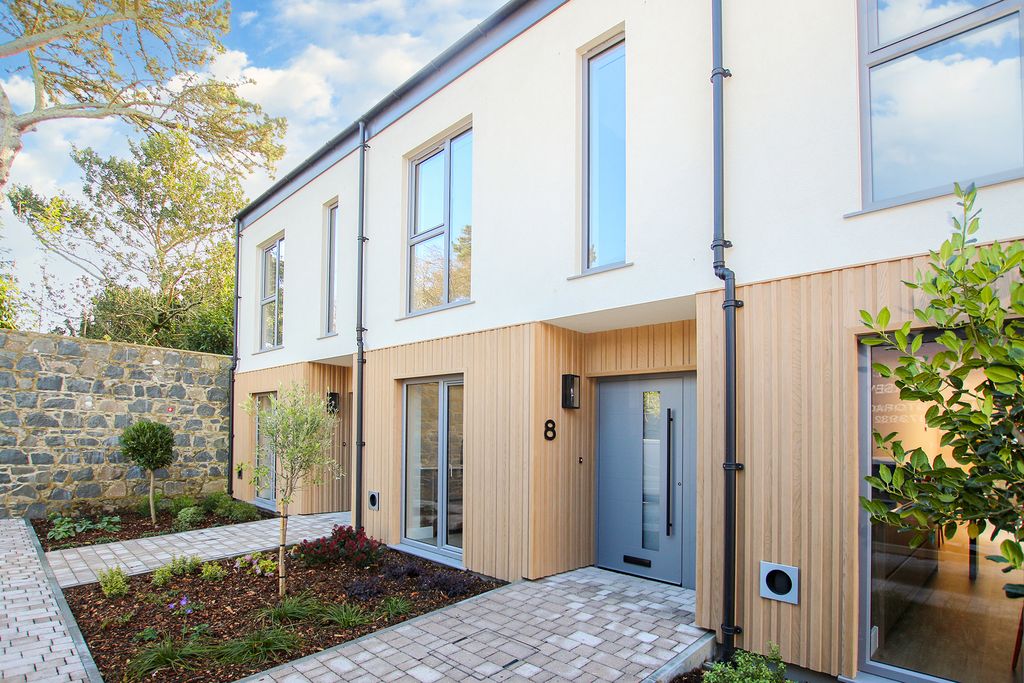 Property photo 1 of 14 Photo 0