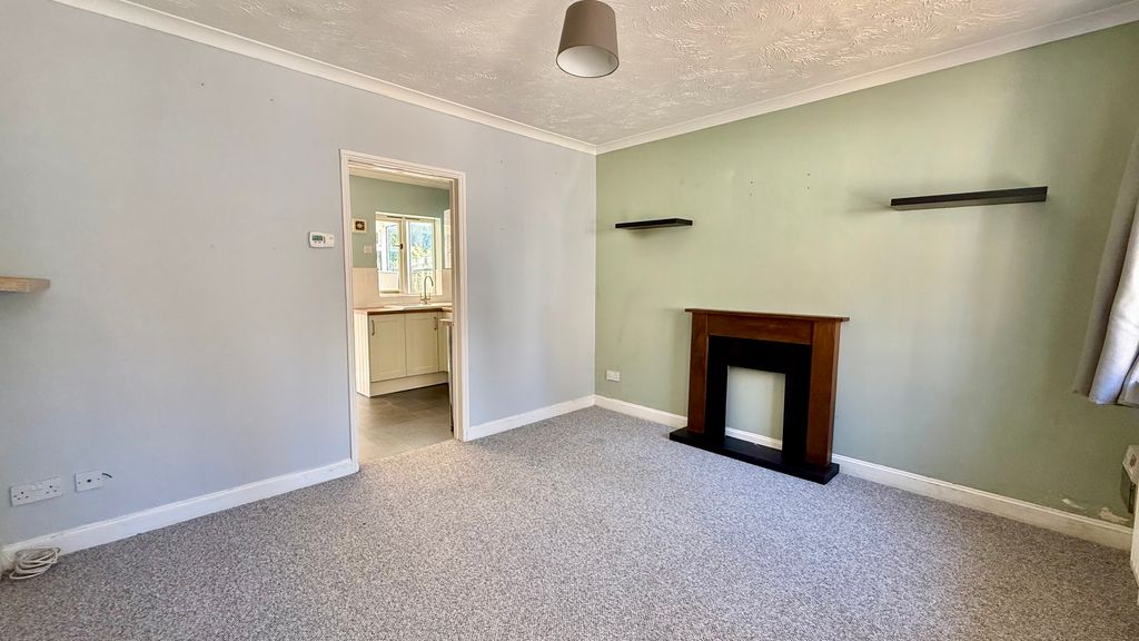 Property photo 3 of 10 Lounge