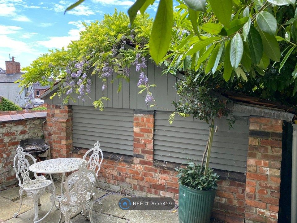 Property photo 3 of 14 Lovely Garden!