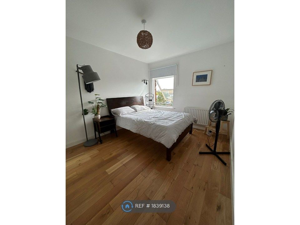 Property photo 3 of 10 Bedroom 1