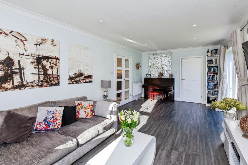 Property photo 3 of 29