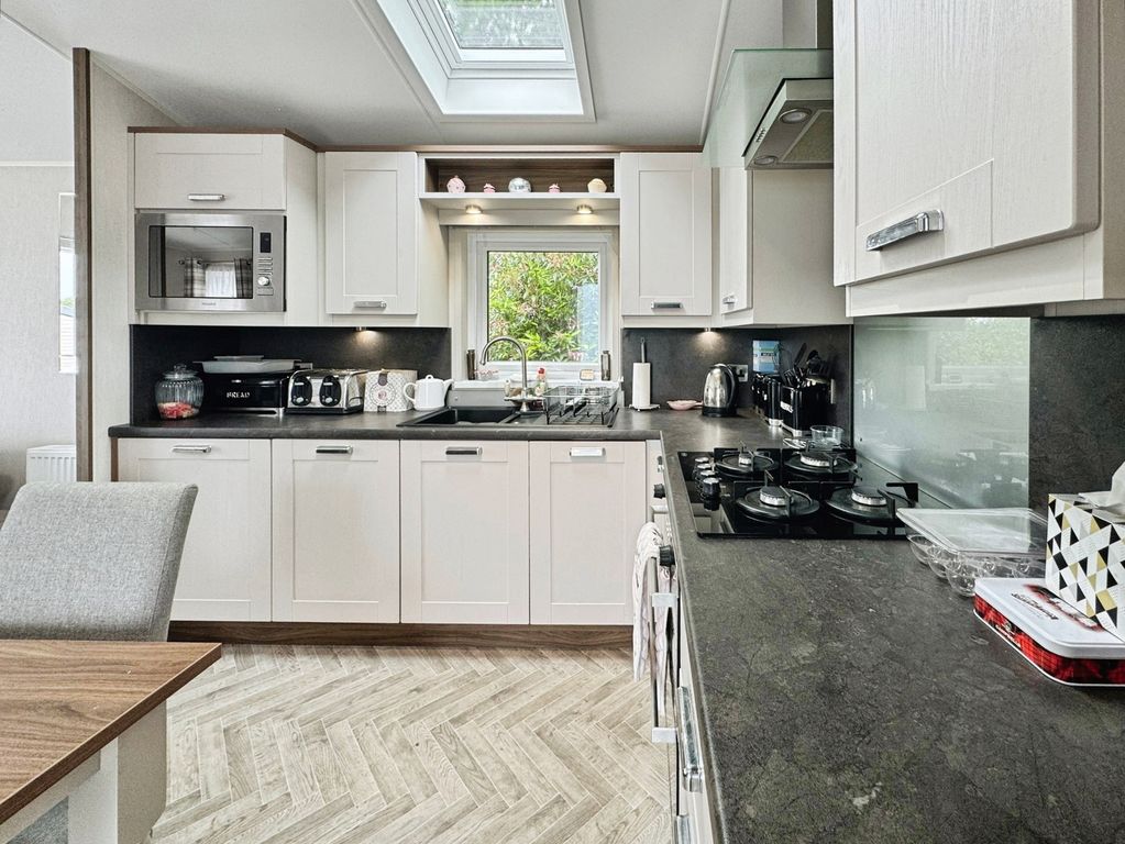 Property photo 3 of 30 Pbox-Img.Jpg