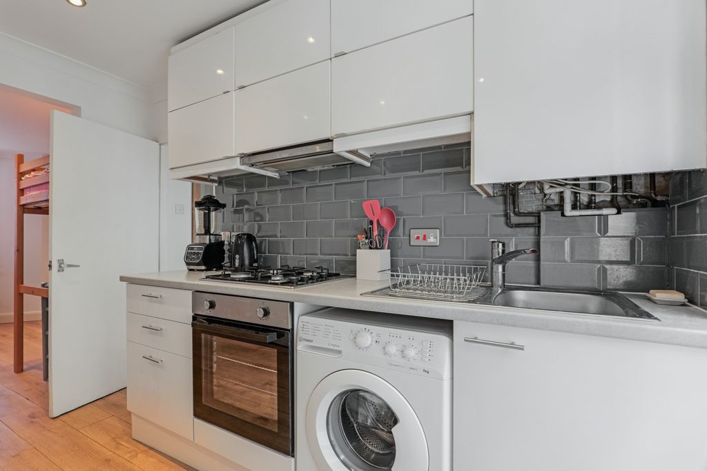 Property photo 3 of 16 20251010064246_P1023942_Z7Y0T