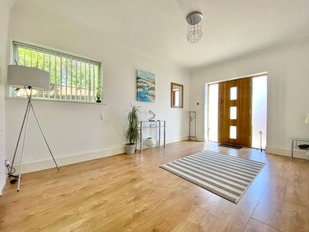 Property photo 3 of 26