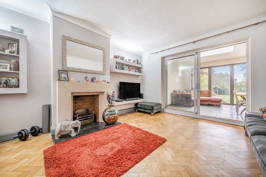 Property photo 3 of 12