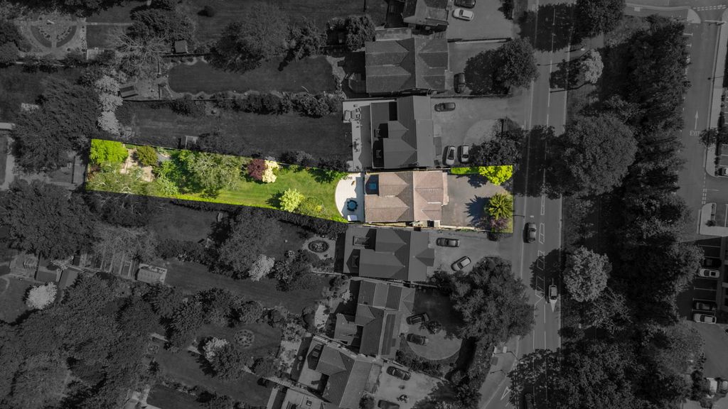 Property photo 1 of 34