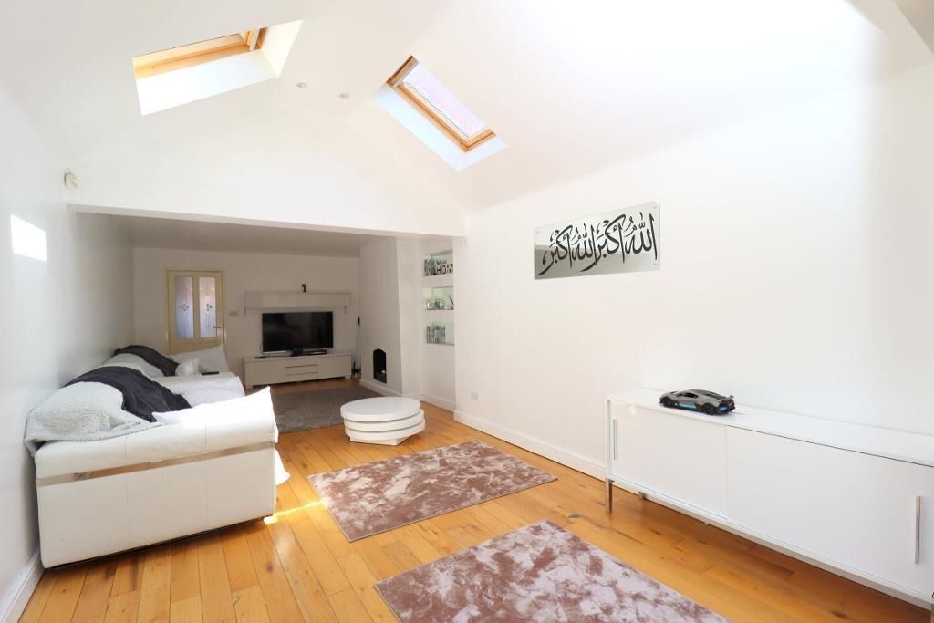 Property photo 3 of 14 4054806
