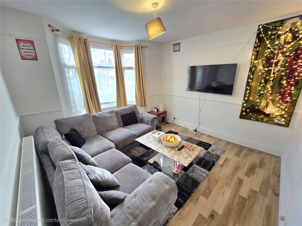Property photo 3 of 11 Picture No. 04