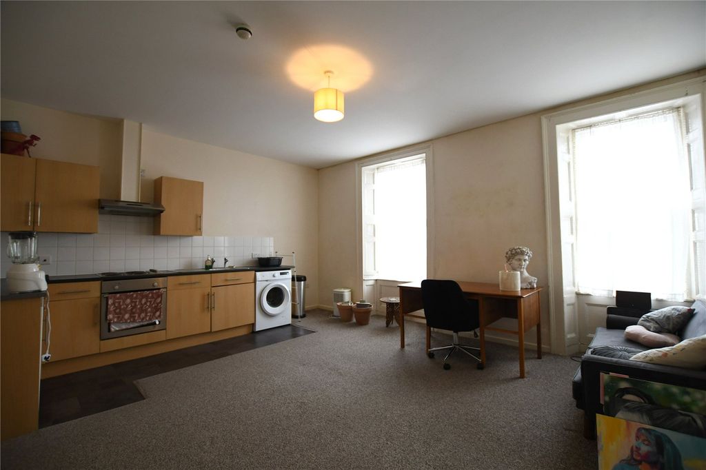 Property photo 2 of 11 Picture No. 02