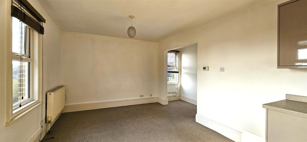 Property photo 2 of 12 8.Jpg