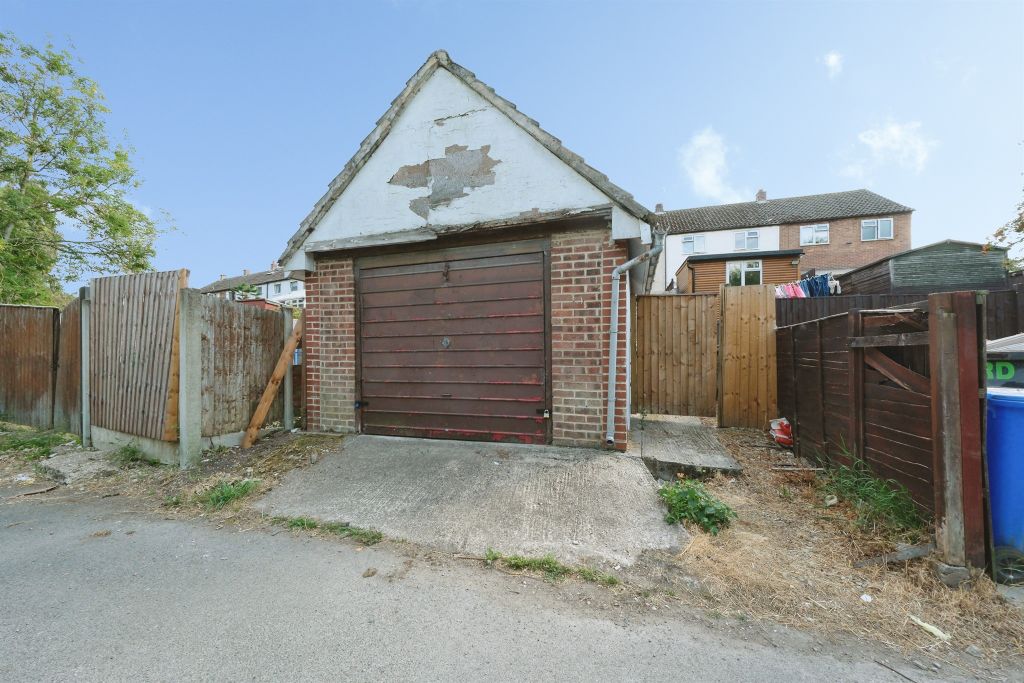 Property photo 2 of 20