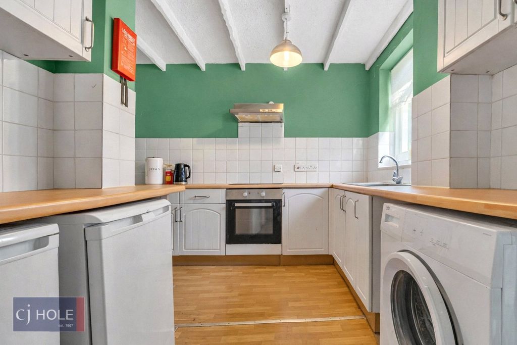 Property photo 2 of 15 Picture No. 30