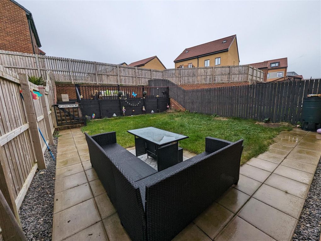 Property photo 2 of 15 Externally