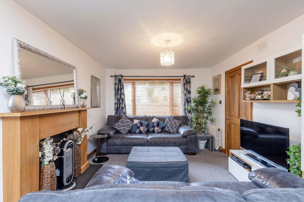 Property photo 2 of 18 Image