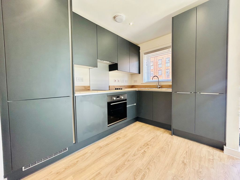 Property photo 2 of 7 Kitchen