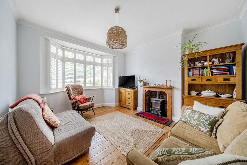 Property photo 2 of 18 1484621-15-6A3E56...