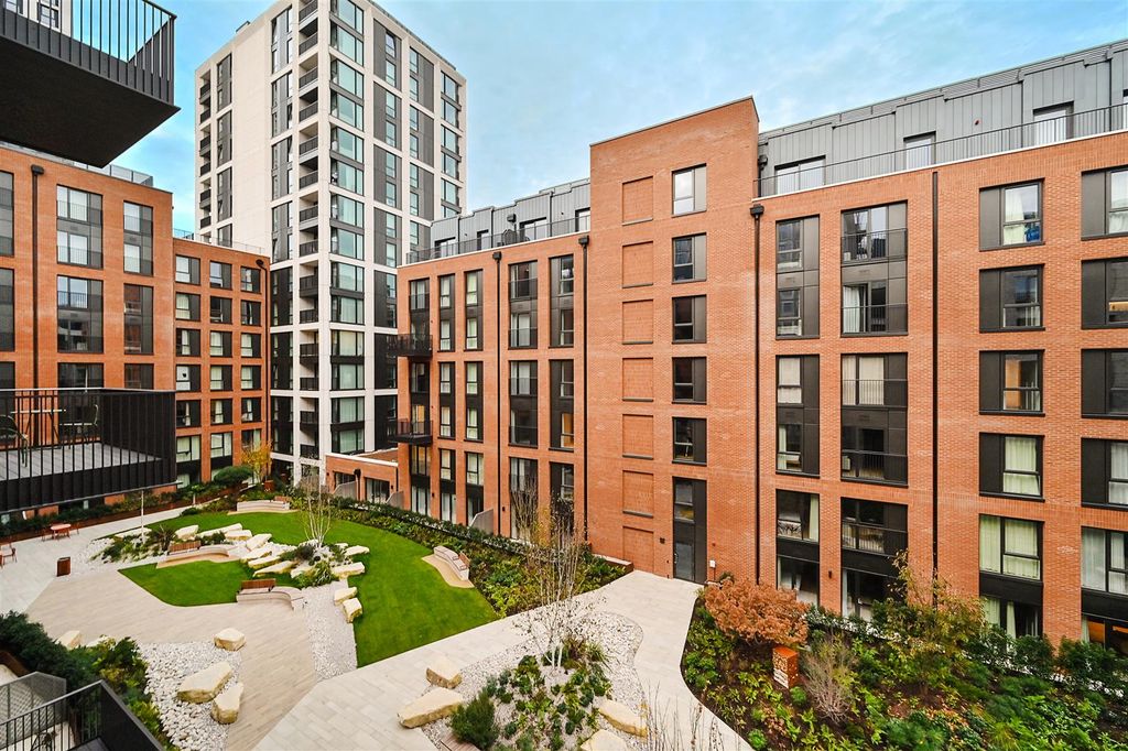 Property photo 3 of 18 60-Ashbee (9).Jpg