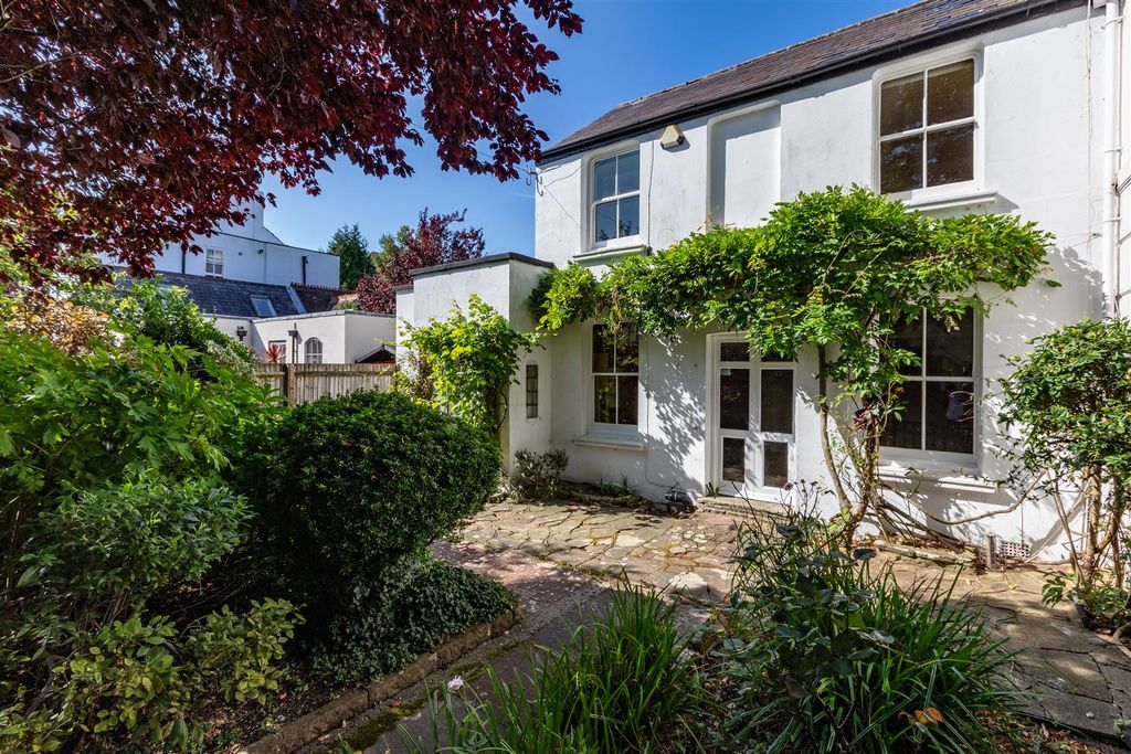 Property photo 1 of 13 Exterior