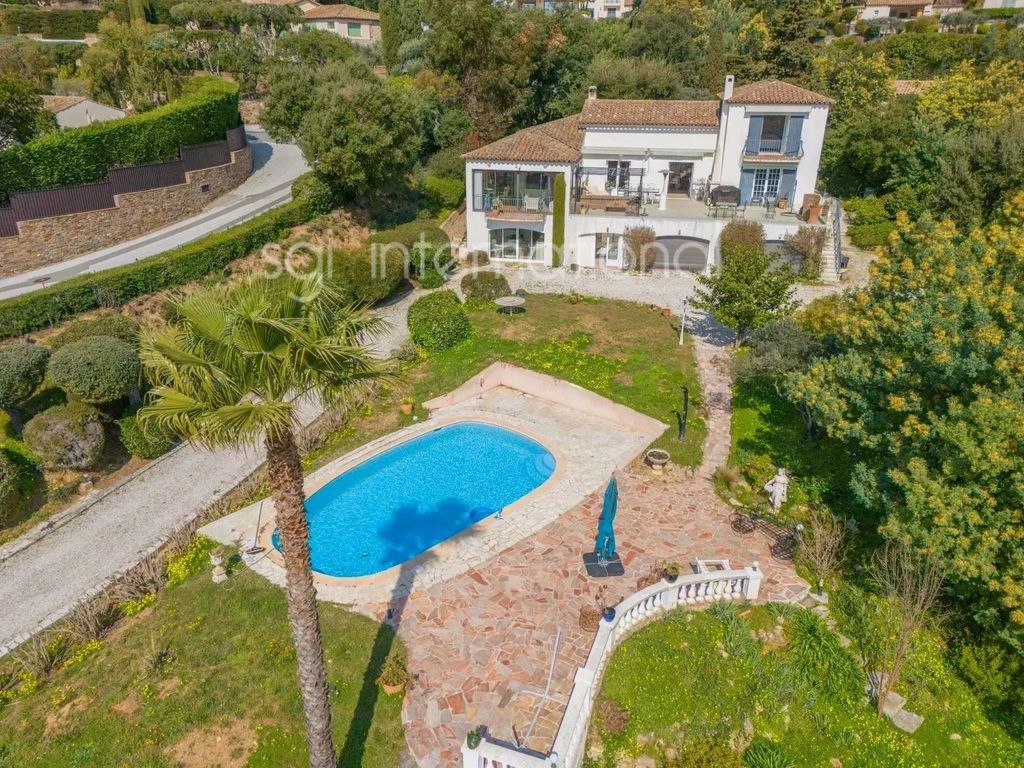 Property photo 1 of 12 Grimaud - Belle Villa Dans Le Domaine Beauvallon Bartole