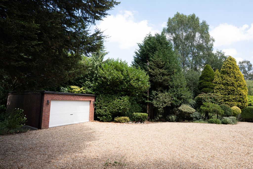 Additional image 19 of 6 bed detached house to rentComberton Road DY10