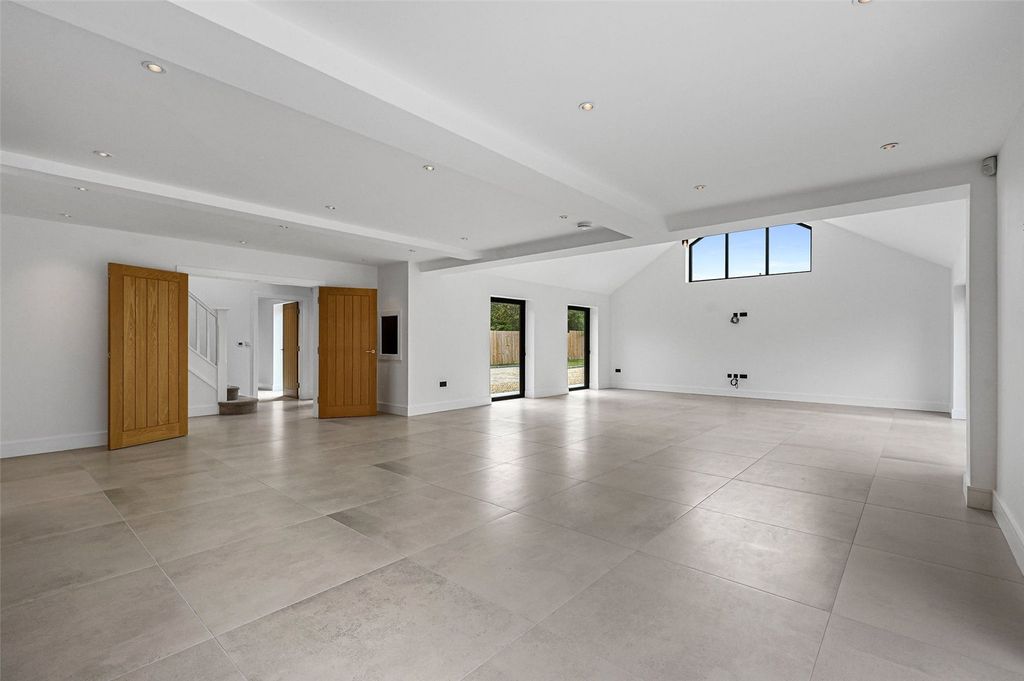 Property photo 3 of 26 Picture No. 03