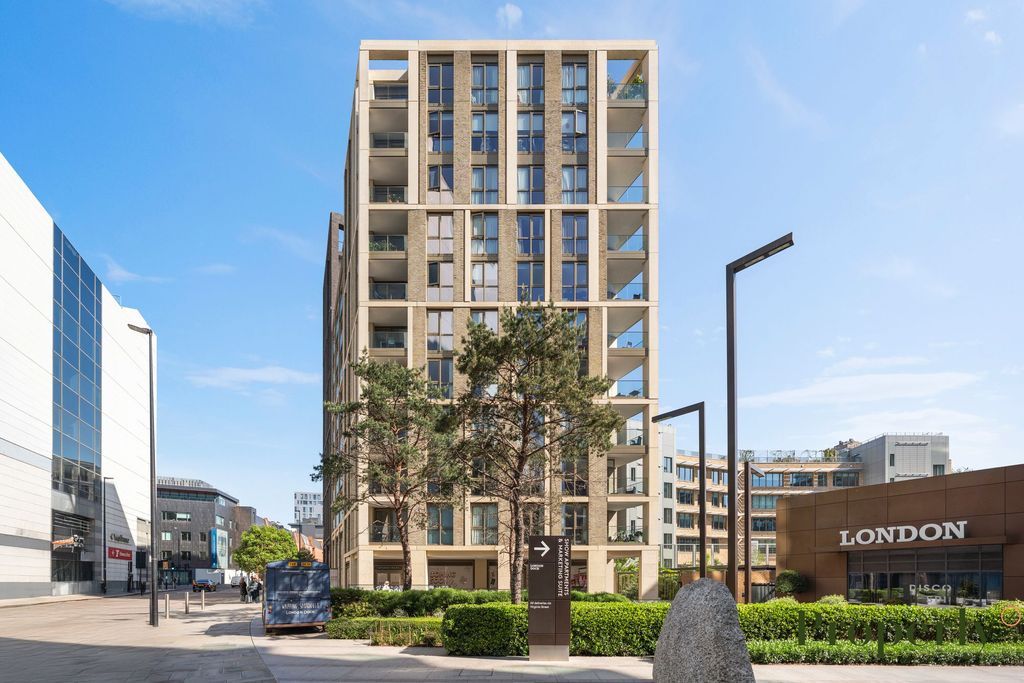 Property photo 1 of 12