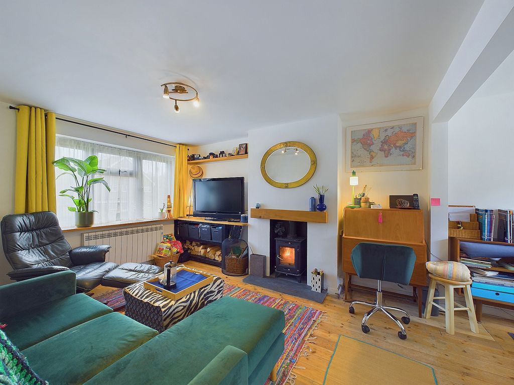 Property photo 3 of 17 Cam03519G0-Pr0217-Still019