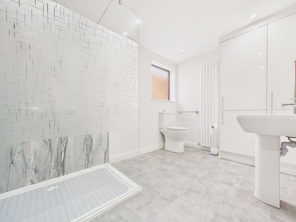 Property photo 3 of 17 Shower Room