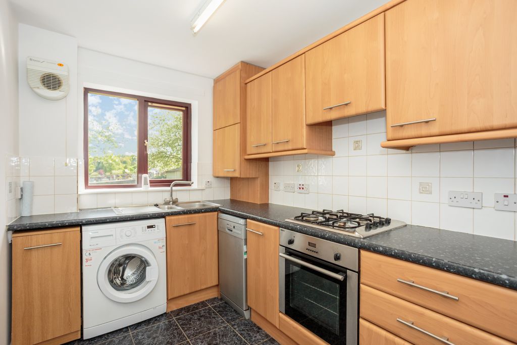 Property photo 3 of 21 Kitchen