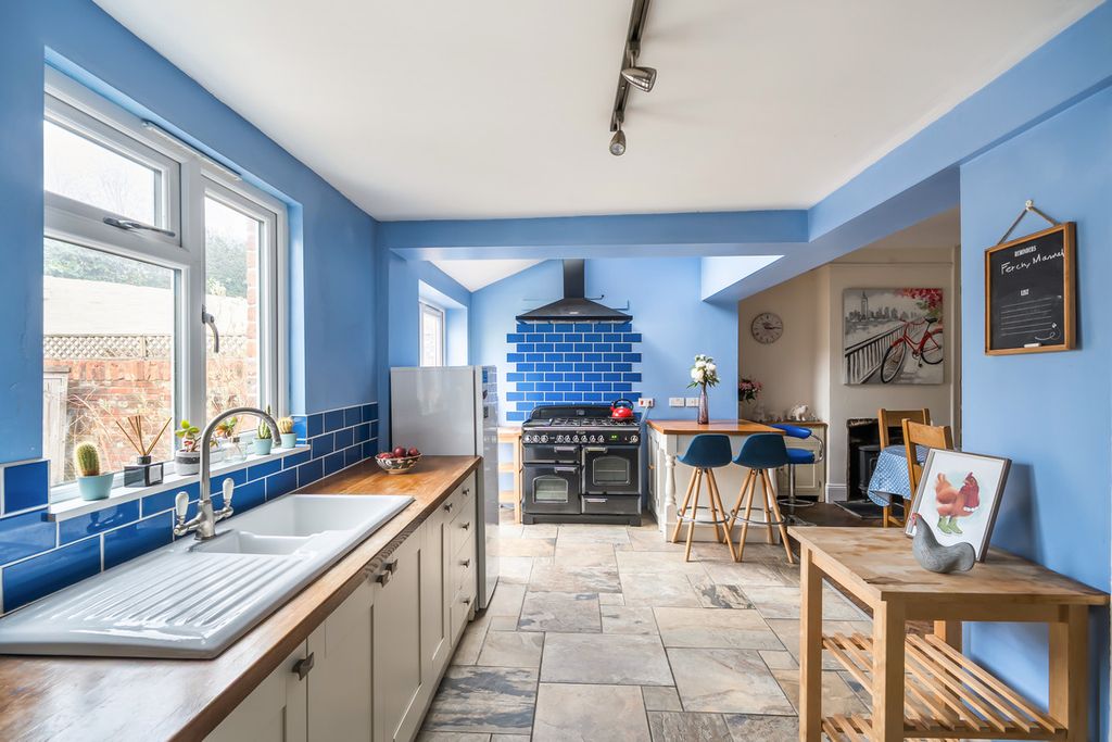 Property photo 3 of 19