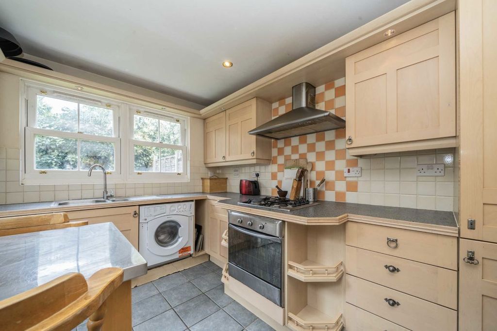 Property photo 3 of 7