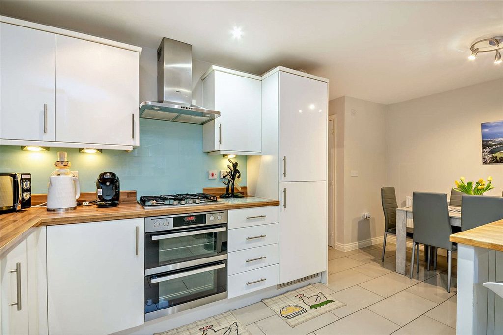 Property photo 3 of 14 Picture No. 16