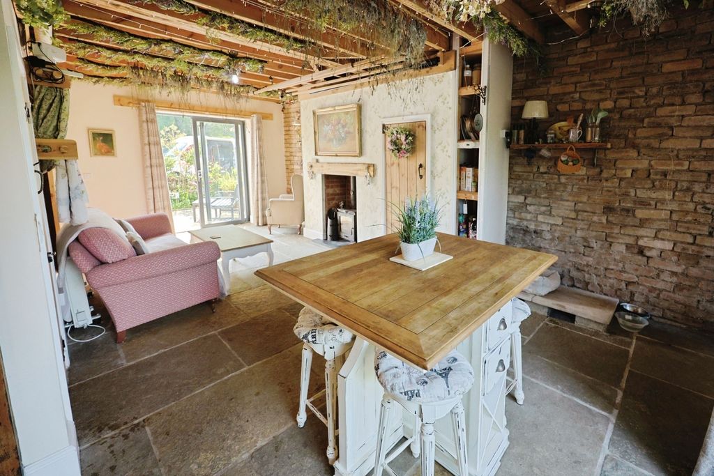 Property photo 2 of 13 Pbox-Img.Jpg