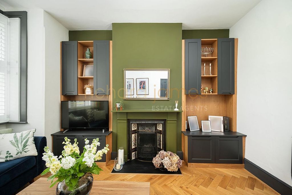 Property photo 3 of 20 W04.Jpg