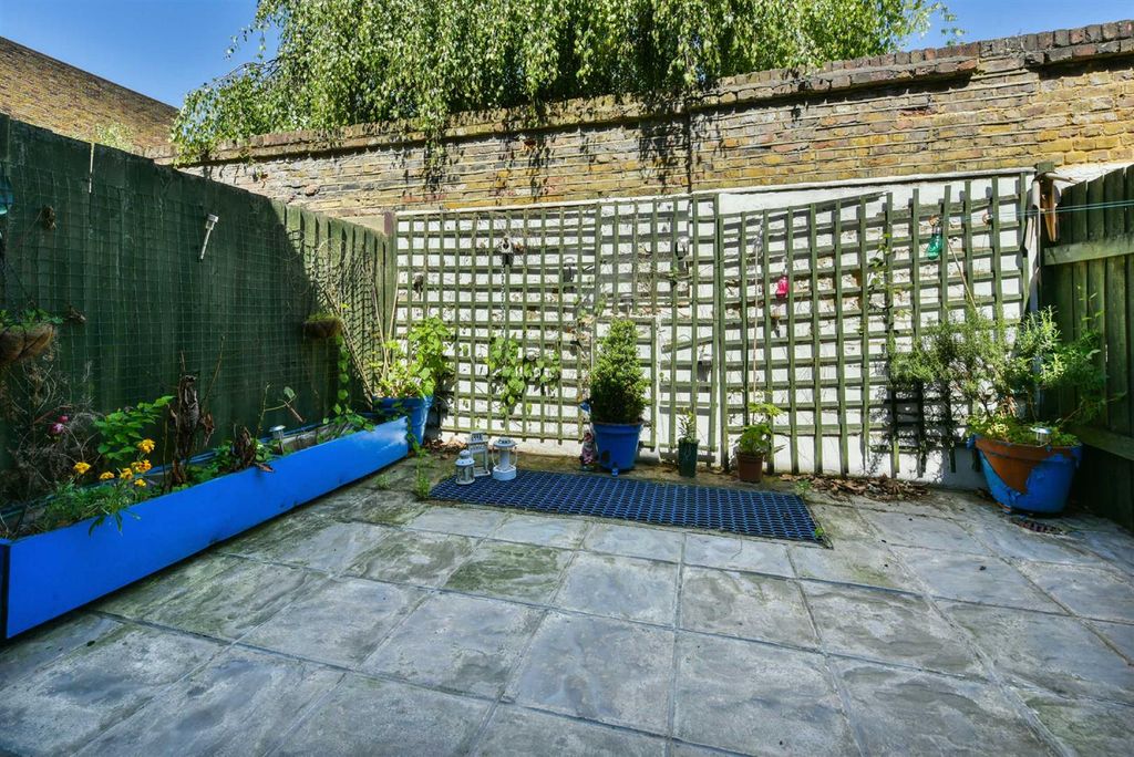 Property photo 1 of 7