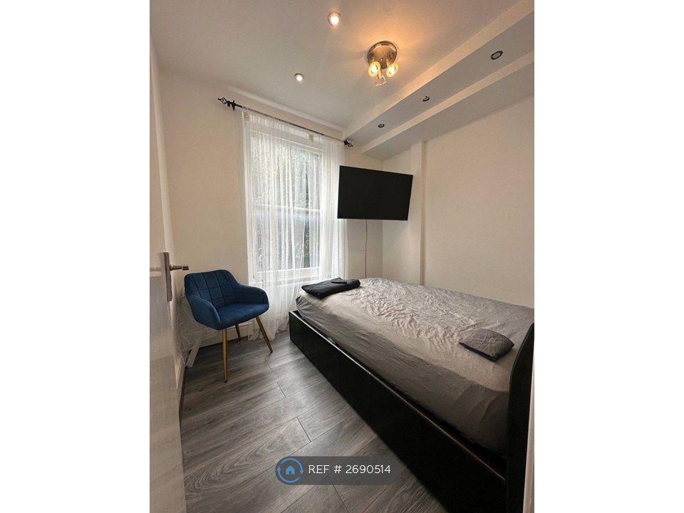 Property photo 3 of 4 Bedroom