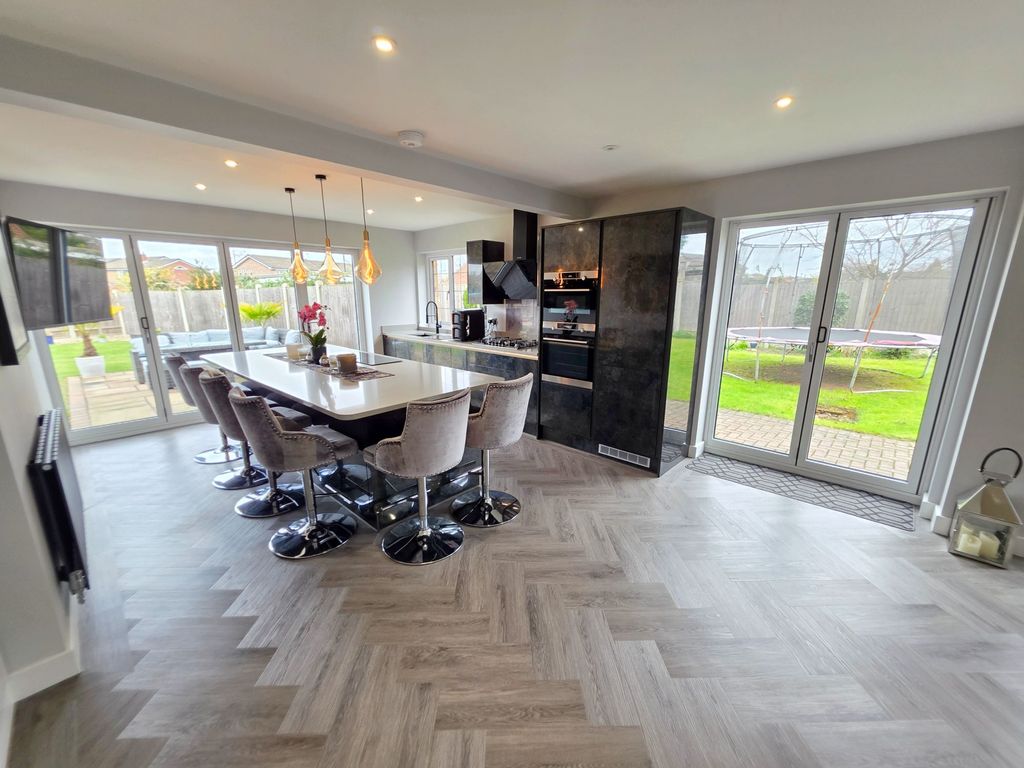 Property photo 3 of 40