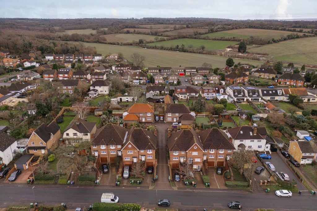 Property photo 2 of 28 Propertyportals 4.Jpg