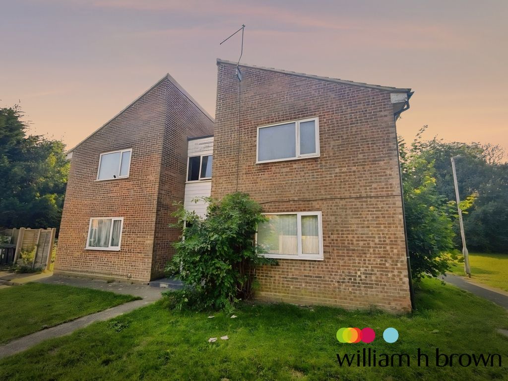 Property photo 1 of 8 Front