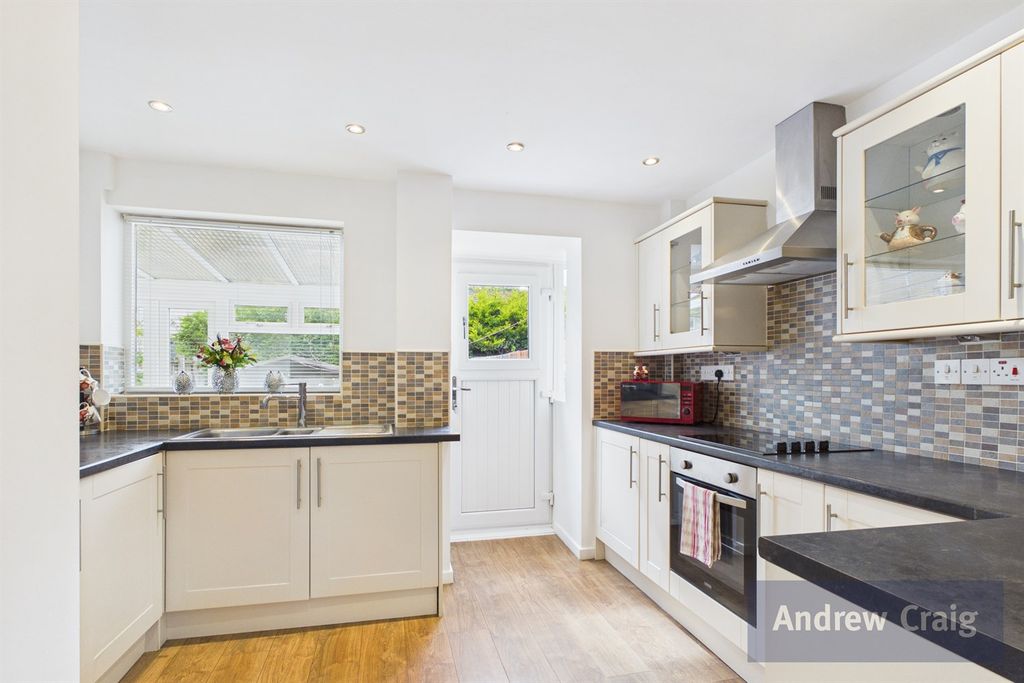 Property photo 2 of 19 Kitchen Diner